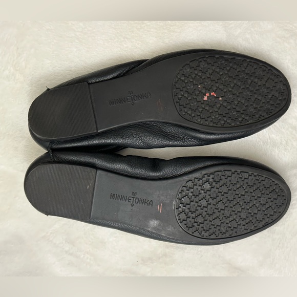 Women’s Minnetonka Anna 11 (Black Flats) - Picture 5 of 6